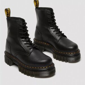 Dr Martens Audrick 8-eye black leather platform ankle combat boots size 8.5